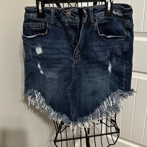RISEN Jean Frayed hem, distressed V-miniskirt - size medium